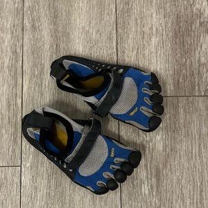 Kids vibram sole Toe shoes